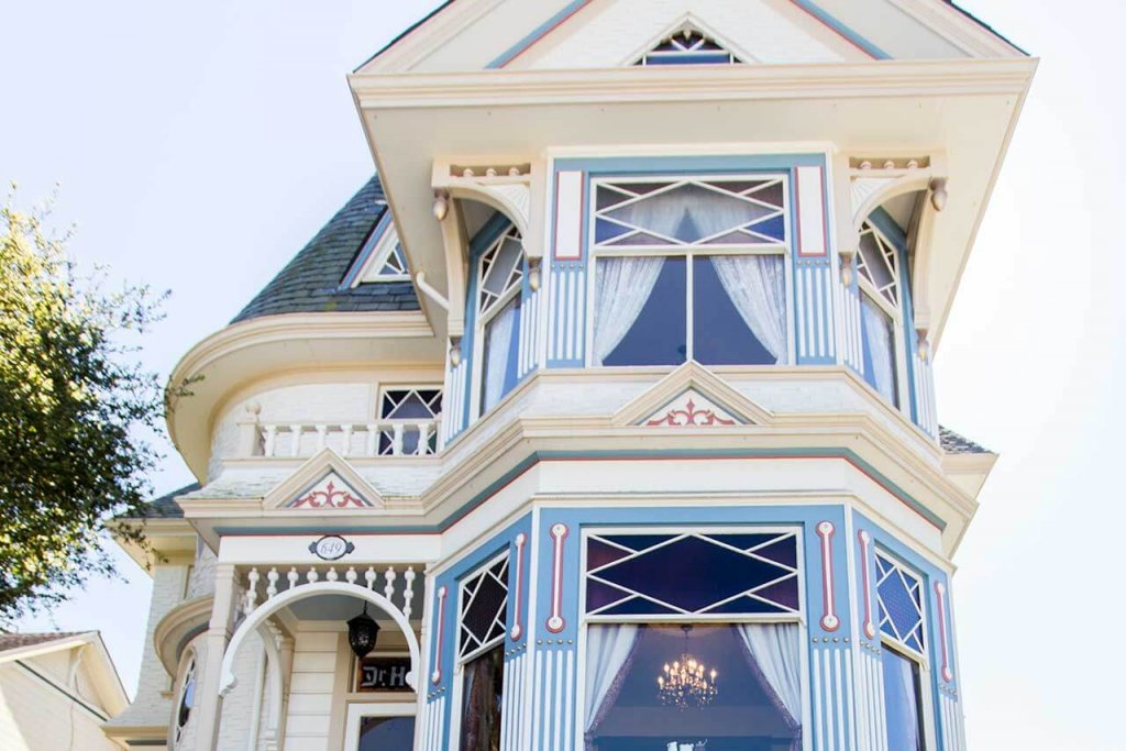 drive-swim-fly-white-hart-tea-room-pacific-grove-california-jessica-front-view-header