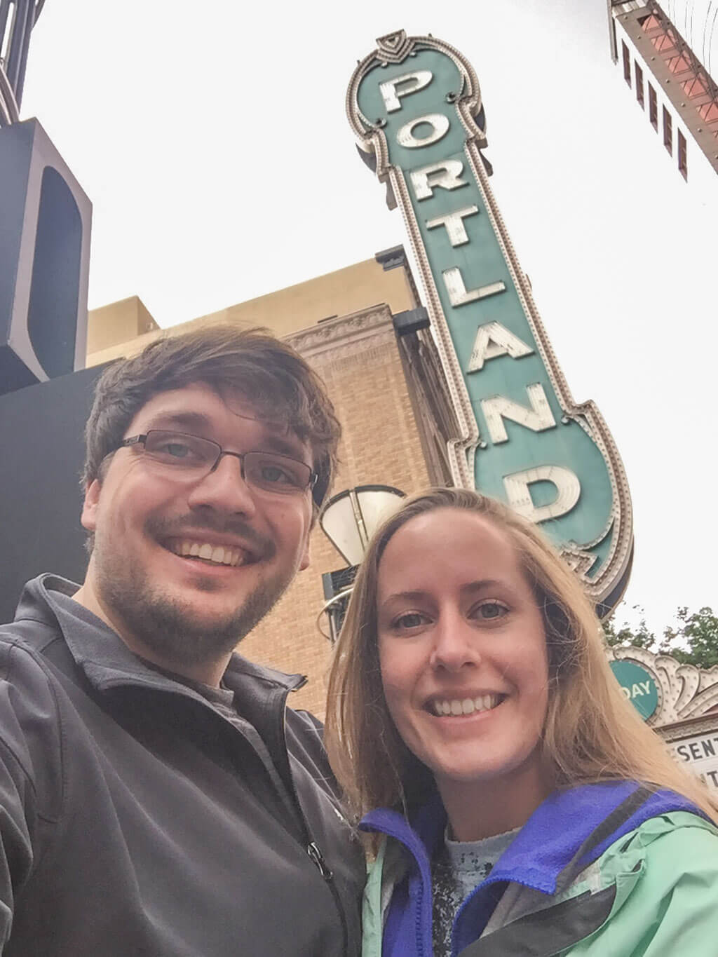 drive-swim-fly-seattle-washington-portland-oregon-vacation-2015-selfietrip-portland-landmarks-hotel-sign