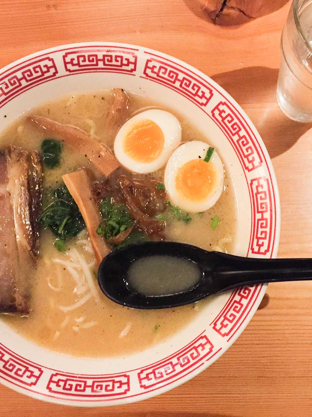 drive-swim-fly-seattle-washington-portland-oregon-vacation-2015-selfietrip-ramen-noodle-house-noraneko