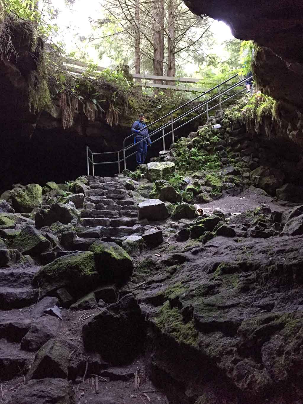 drive-swim-fly-seattle-washington-portland-oregon-vacation-2015-selfietrip-ape-caves-mount-saint-helens