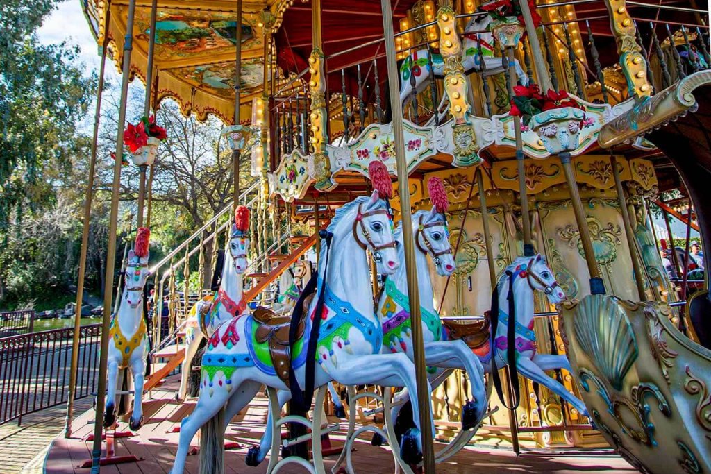 drive-swim-fly-california-casa-de-fruita-roadside-attraction-pacheco-pass-highway-pit-stop-carousel-header