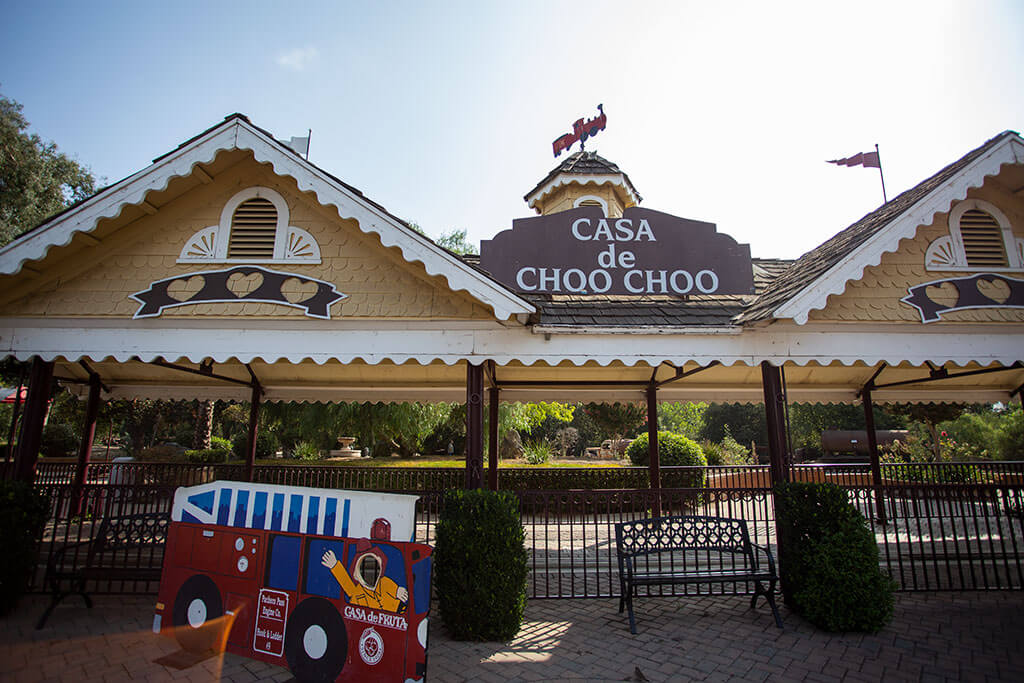 drive-swim-fly-california-casa-de-fruita-roadside-attraction-pacheco-pass-highway-pit-stop-casa-de-choo-choo