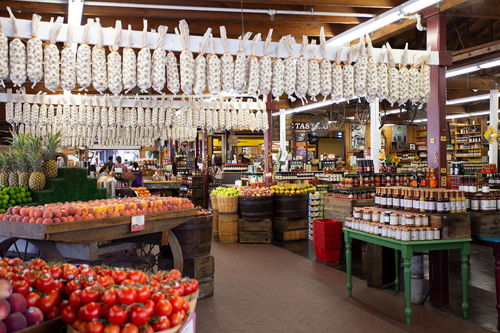 drive-swim-fly-california-casa-de-fruita-roadside-attraction-pacheco-pass-highway-pit-stop-fruit-stand-garlic