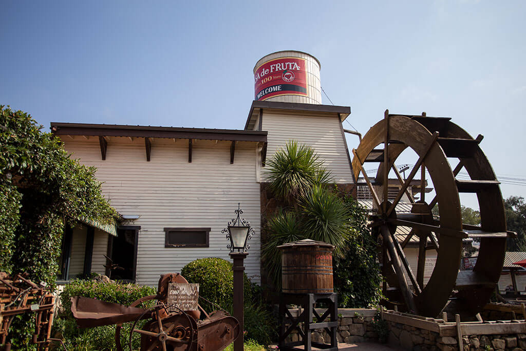 drive-swim-fly-california-casa-de-fruita-roadside-attraction-pacheco-pass-highway-pit-stop-water-wheel-sluice