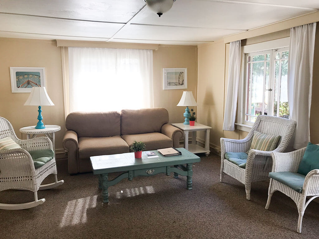 drive-swim-fly-california-mount-hermon-christian-retreat-camp-acacia-cabin-living-room
