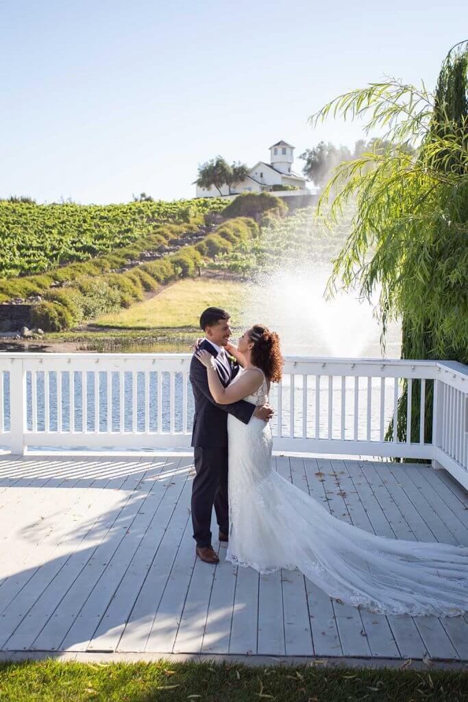 drive-swim-fly-wedding-photography-hollister-california-leal-vinyards-sandy-matthew-wedding-bride-groom-portraits-water-fountain