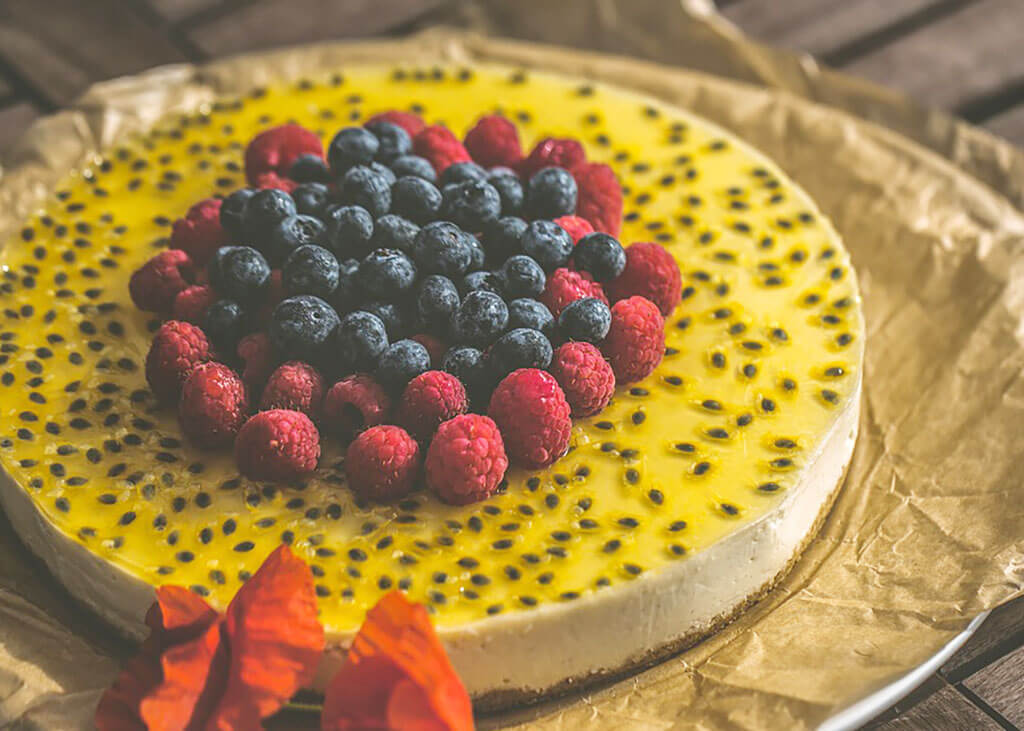 drive-swim-fly-hawaii-big-island-waimea-mamane-bakery-lilikoi-passionfruit-cheesecake-photo-by-andreas-samuelssona-pixabay