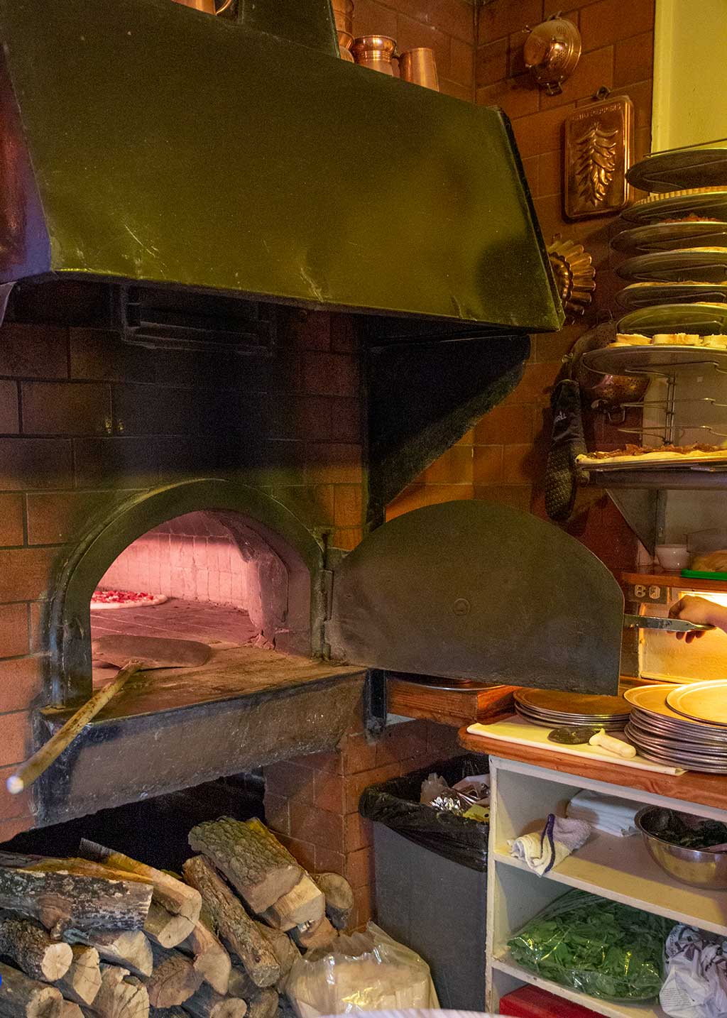 drive-swim-fly-san-francisco-avital-food-tour-north-beach-little-italy-tommasos-pizza-pizzaria-brick-pizza-oven