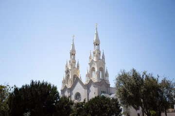 drive-swim-fly-san-francisco-avital-food-tour-washington-square-park-saints-peter-and-paul-church-catholic