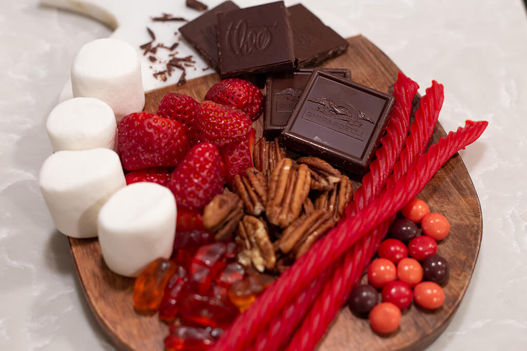 drive-swim-fly-chicago-adventure-challenge-book-valentines-day-candy-charcuterie-board-smores-header