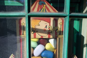 drive-swim-fly-universal-studios-hollywood-california-harry-potter-world-hogsmeade-honeyduke-jelly-beans-bertie-botts-every-flavour-beans-header