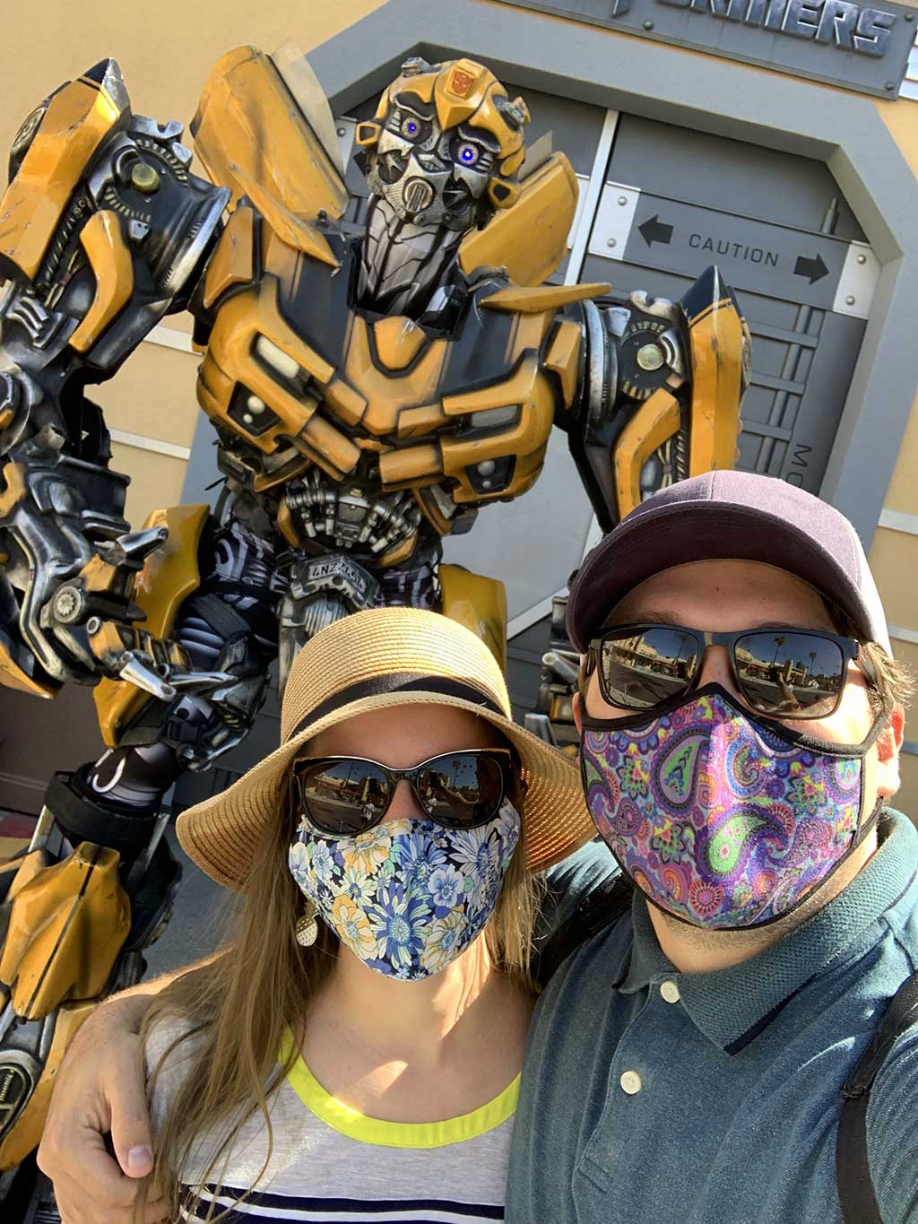 drive-swim-fly-universal-studios-hollywood-california-theme-park-transformers-movie-bumblebee-character