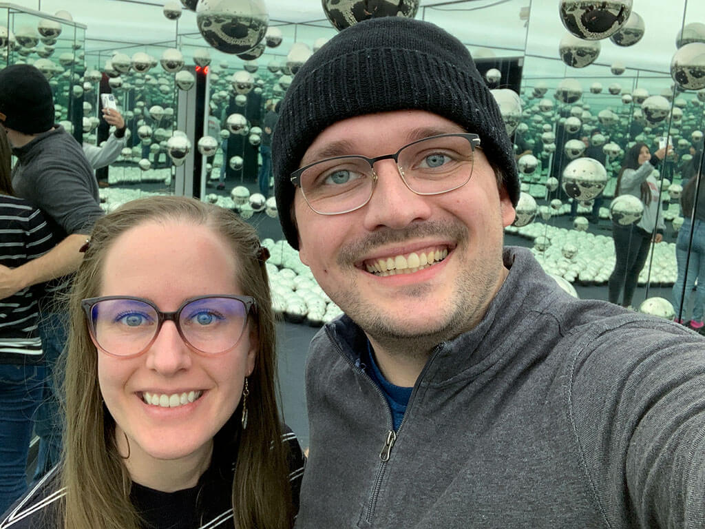 drive-swim-fly-chicago-illinois-wndr-museum-selfie-experience-family-fun-yayoi-kusama-lets-survive-forever-mirror-room-balls-spheres-brandon-jessica