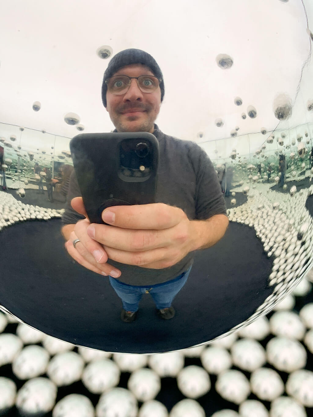 drive-swim-fly-chicago-illinois-wndr-museum-selfie-experience-family-fun-yayoi-kusama-lets-survive-forever-mirror-room-balls-spheres-brandon