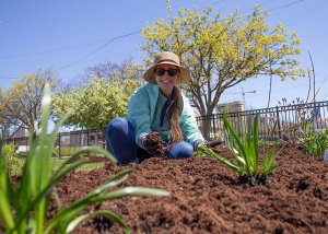 drive-swim-fly-chicago-windy-city-lions-club-urban-autism-solutions-garden-jessica-sensory-garden-mulch