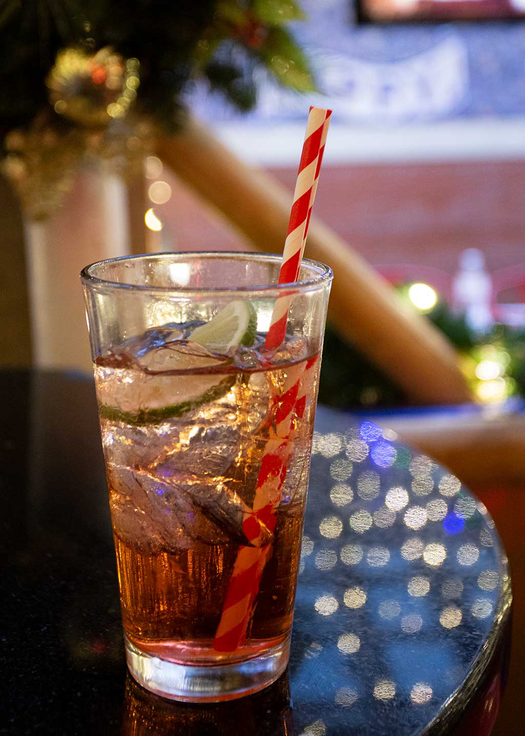 drive-swim-fly-christmas-santa-baby-bar-wrigleyville-chicago-illinois-cranberry-drink-alcohol