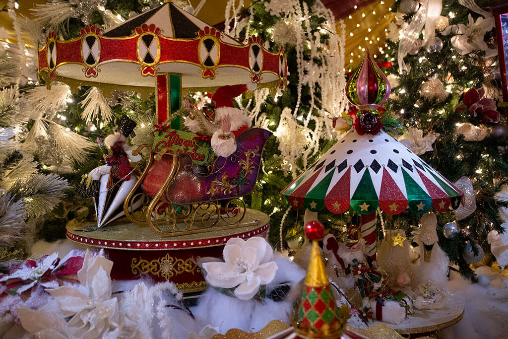 drive-swim-fly-christmas-santa-baby-bar-wrigleyville-chicago-illinois-toy-carousel-santa-reindeer