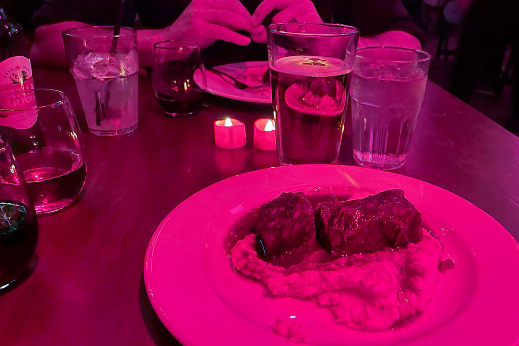 drive-swim-fly-chicago-dining-in-the-dark-fever-hubbard-inn-river-north-beef-short-ribs-parmesan-polenta